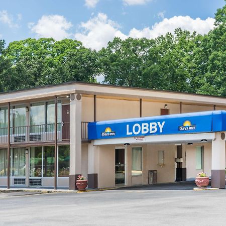 Days Inn By Wyndham Hurricane Mills Exterior foto