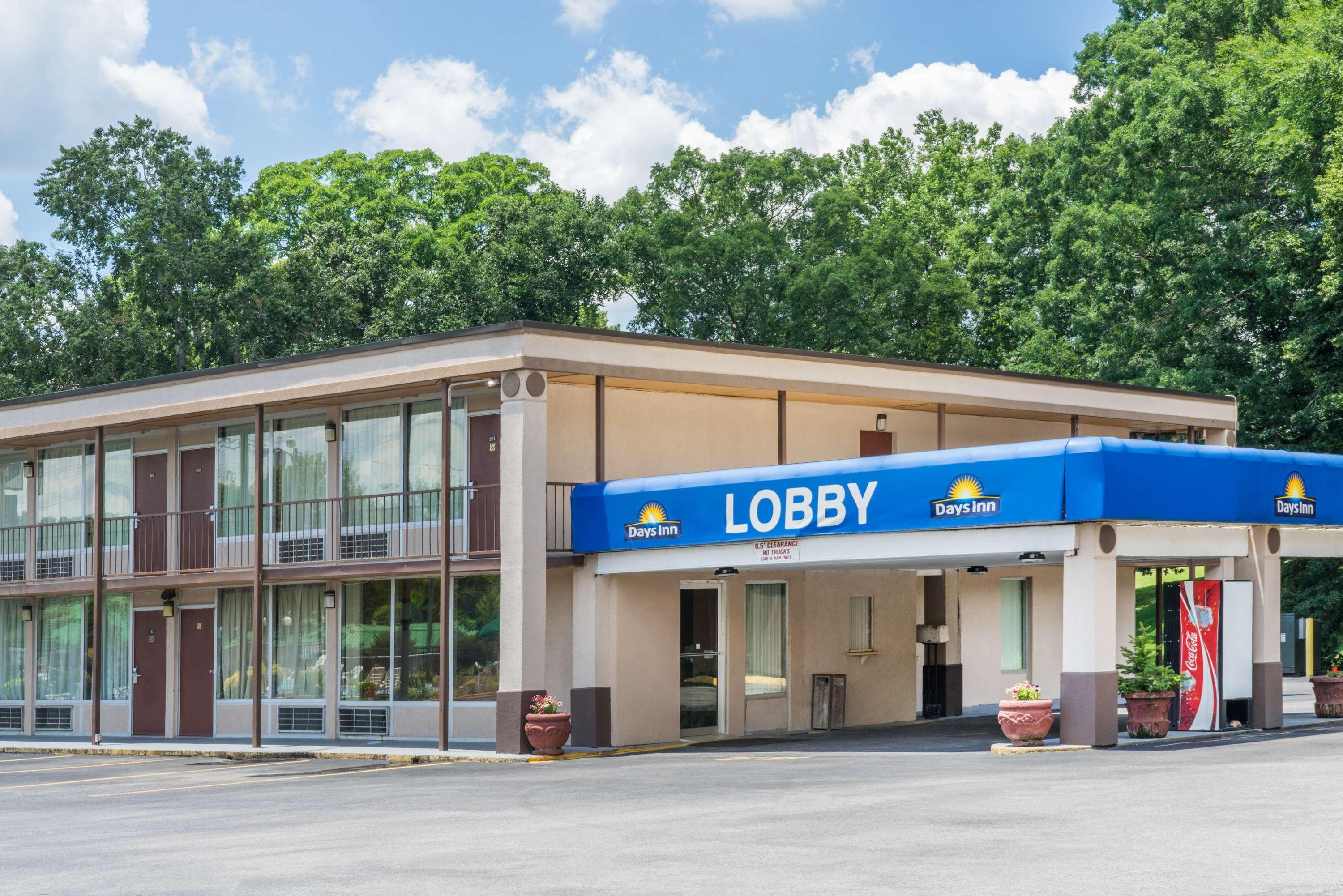 Days Inn By Wyndham Hurricane Mills Exterior foto